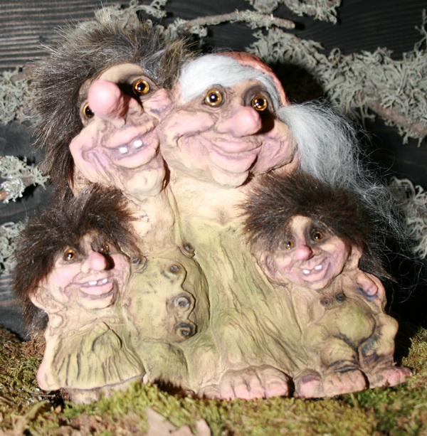 268 Trollfamilie mit 2 Kindern