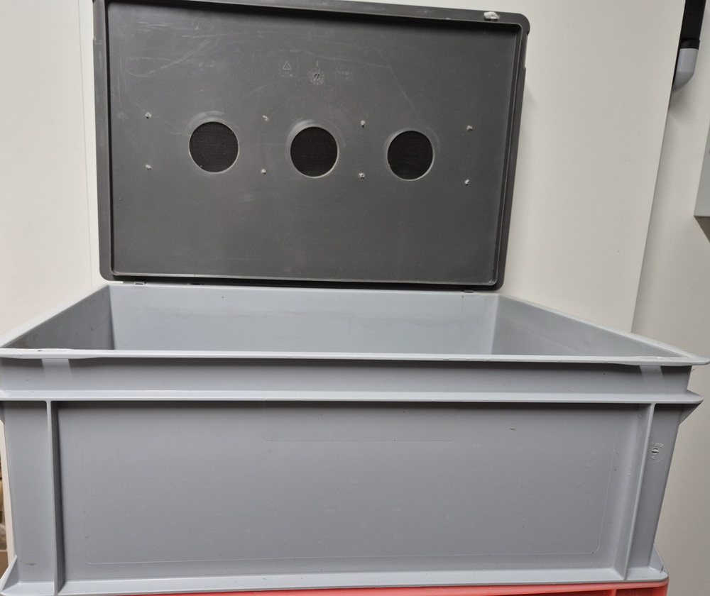 Box alto per l'allevamento di insetti